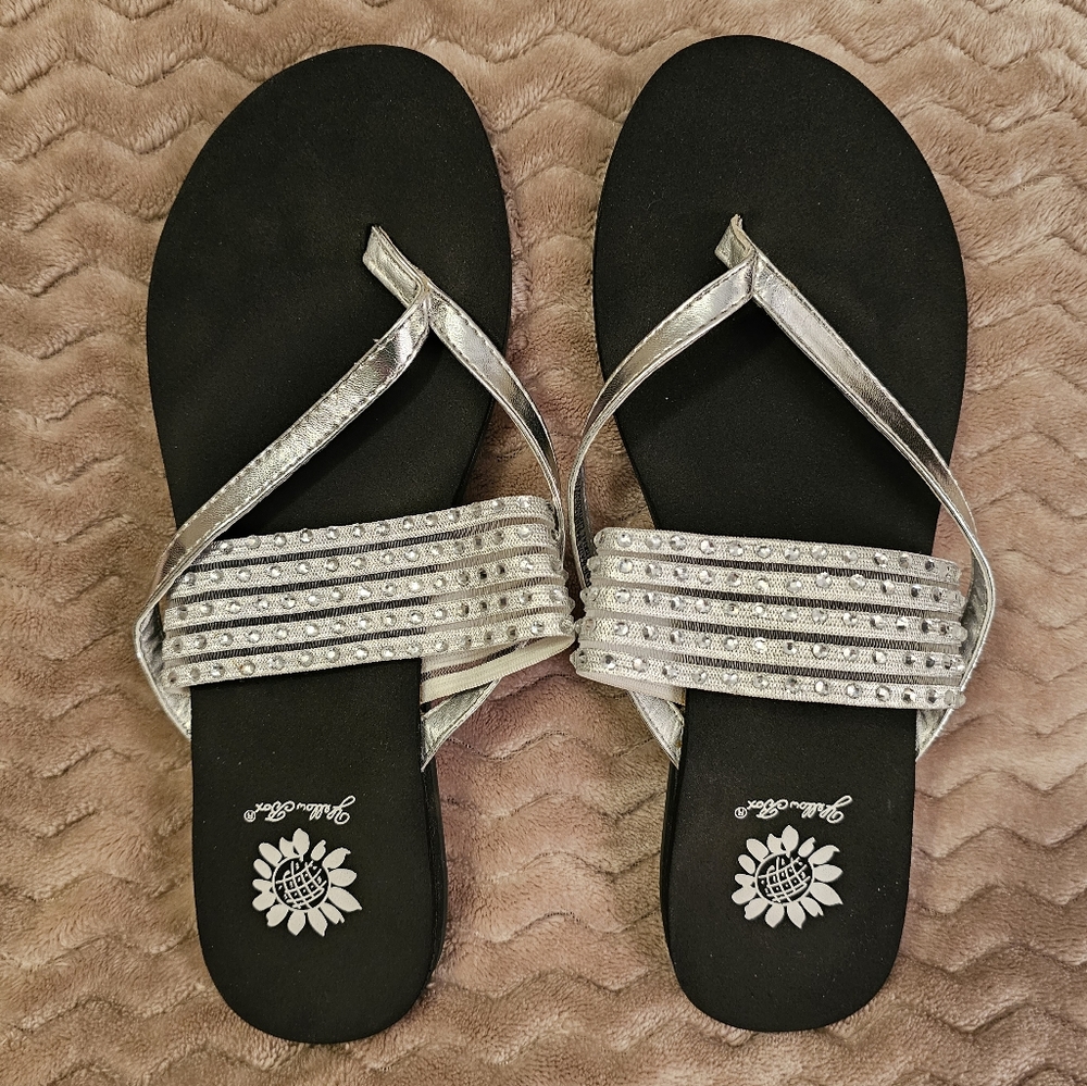 Yellow Box Flip-Flops Silver with Elastic Rhinestone Strap, Women's Size 9, Used